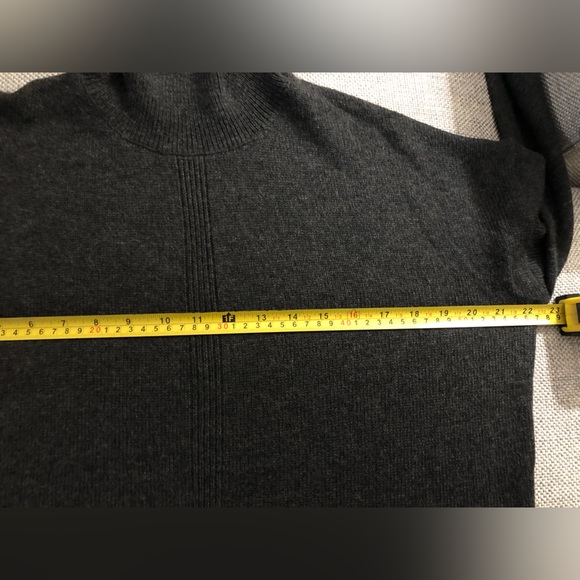 LOVELY SOFT DARK GREY & PURPLE TURTLENECK WITH 10% CASHMERE NWT - Picture 14 of 16